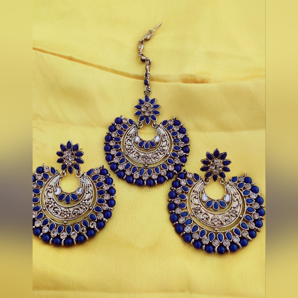 Free free free🤩 earring & maangtikka matching lehenga Used only onces - Picture 4 of 12
